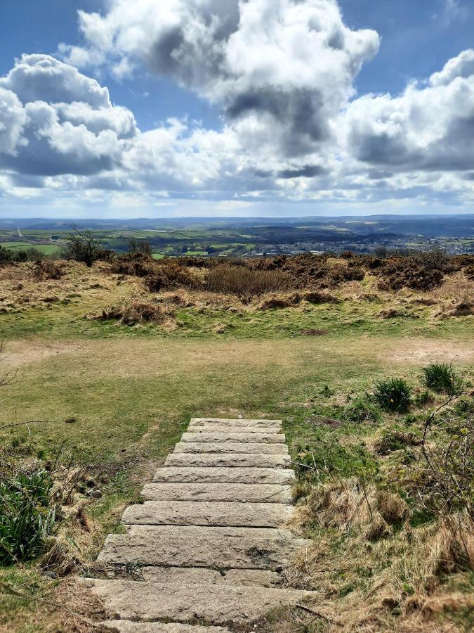 Summit Camping Kit Hill Cornwall Panoramic Views Grass Pitch From 15Pn Or Bella Bell Tent 75Pn Callington Luaran gambar