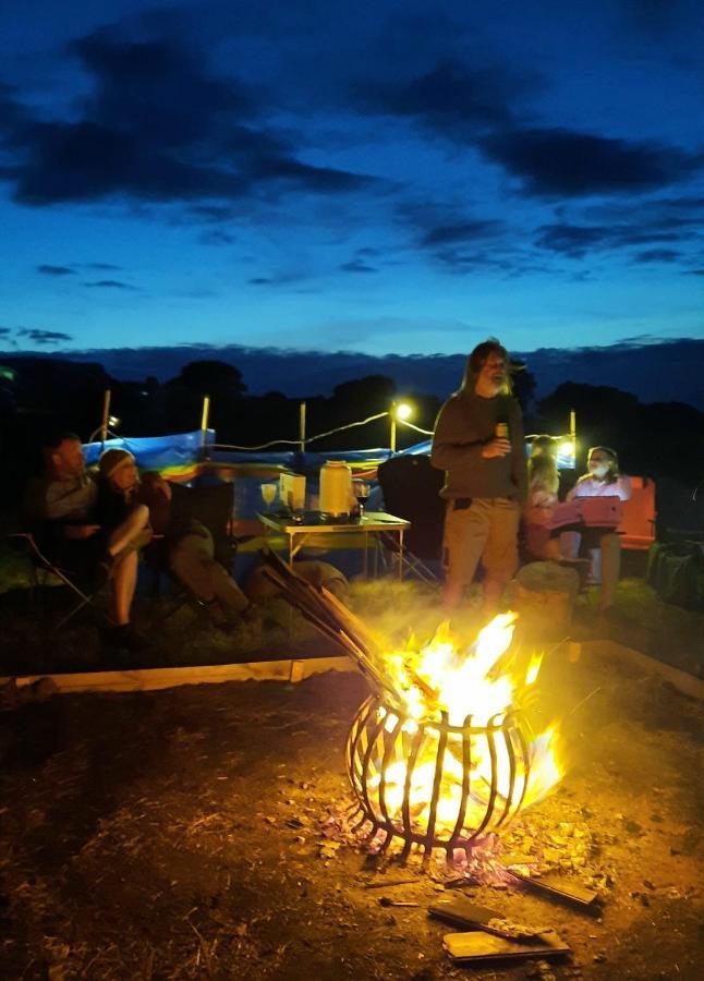 Summit Camping Kit Hill Cornwall Panoramic Views Grass Pitch From 15Pn Or Bella Bell Tent 75Pn Callington Luaran gambar